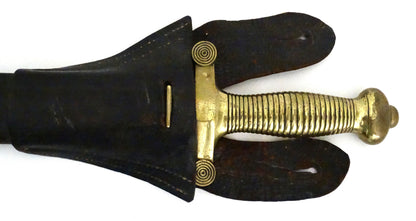 Glaive d’infanterie modèle 1831 – Arme de collection française authentique.
Zoom sur manche du glaive et son fourreau.