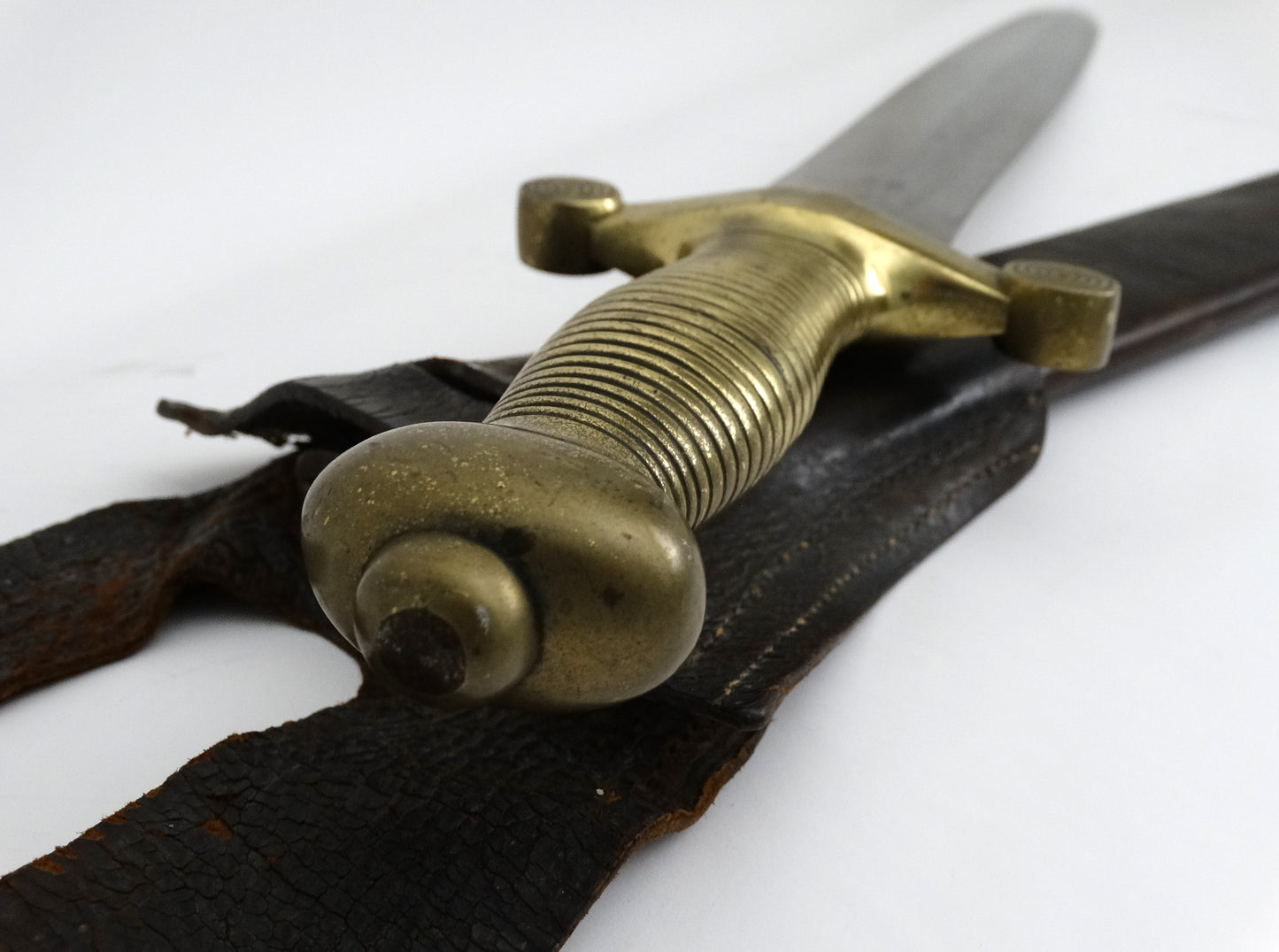 Glaive d’infanterie modèle 1831 – Arme de collection française authentique. Vue artistique.