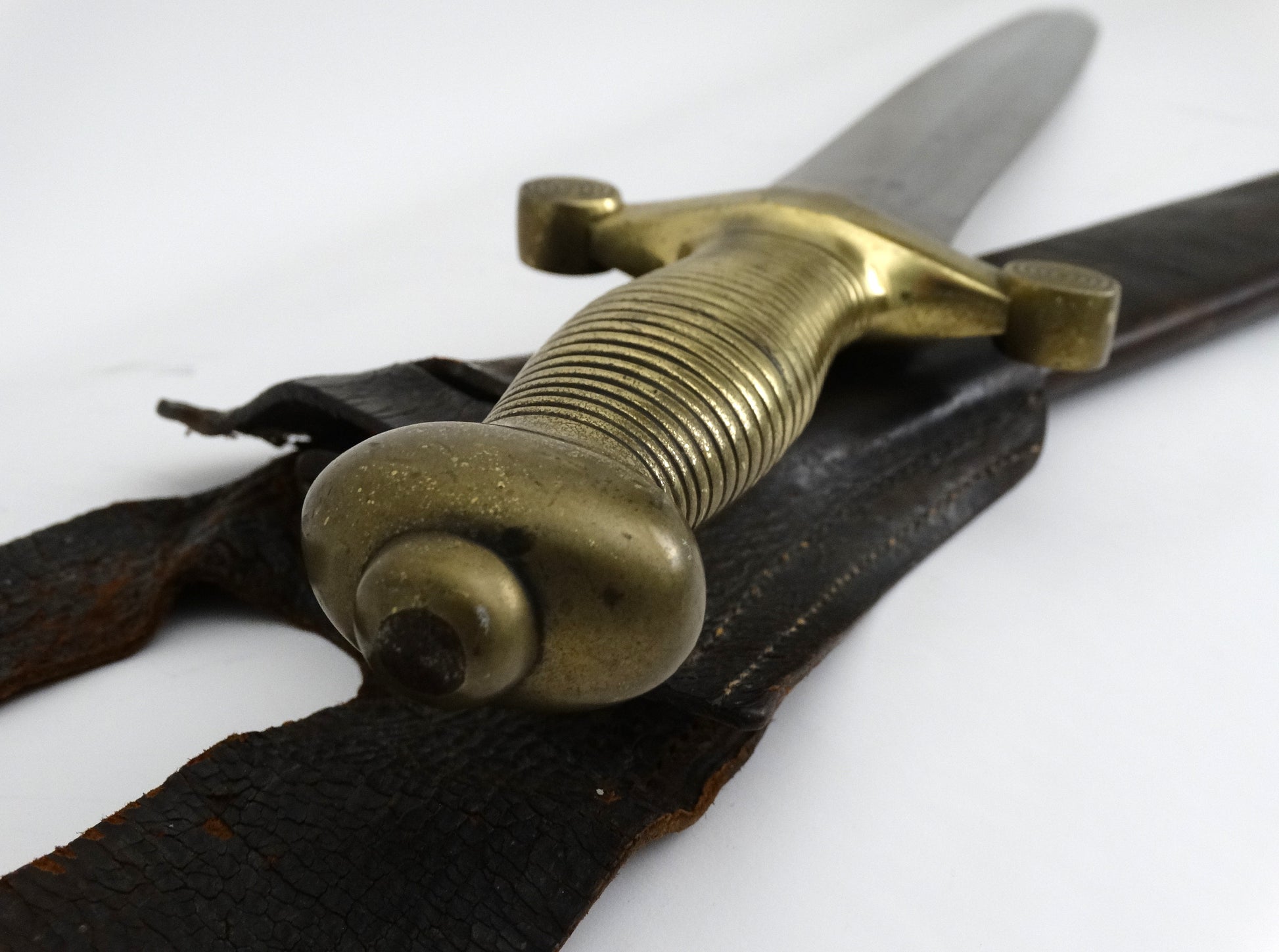 Glaive d’infanterie modèle 1831 – Arme de collection française authentique. Vue artistique.