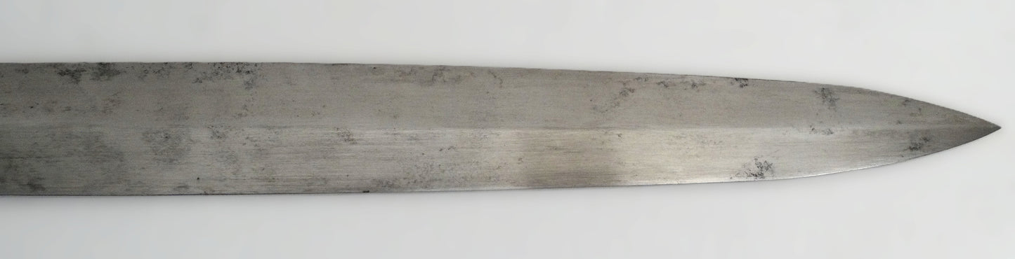 Glaive d’infanterie modèle 1831 – Arme de collection française authentique.
Zoom sur pointe de lame.