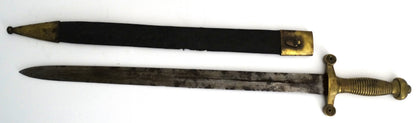 Glaive pompier modèle 1831 avec fourreau. Vue intégrale coté gauche avec fourreau a coté.