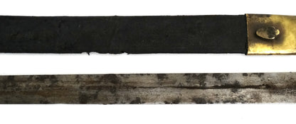 Glaive pompier modèle 1831 avec fourreau. Zoom sur lame et corps de fourreau coté gauche.