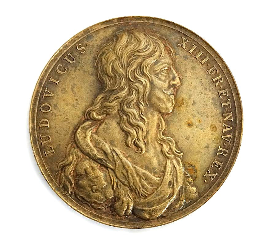 Grande médaille Louis XIII – Vœu de 1638 – Bronze – 68 mm / 148 g.
Face A