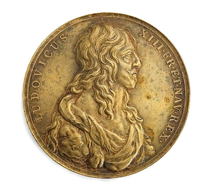 Grande médaille Louis XIII – Vœu de 1638 – Bronze – 68 mm / 148 g.
Face A