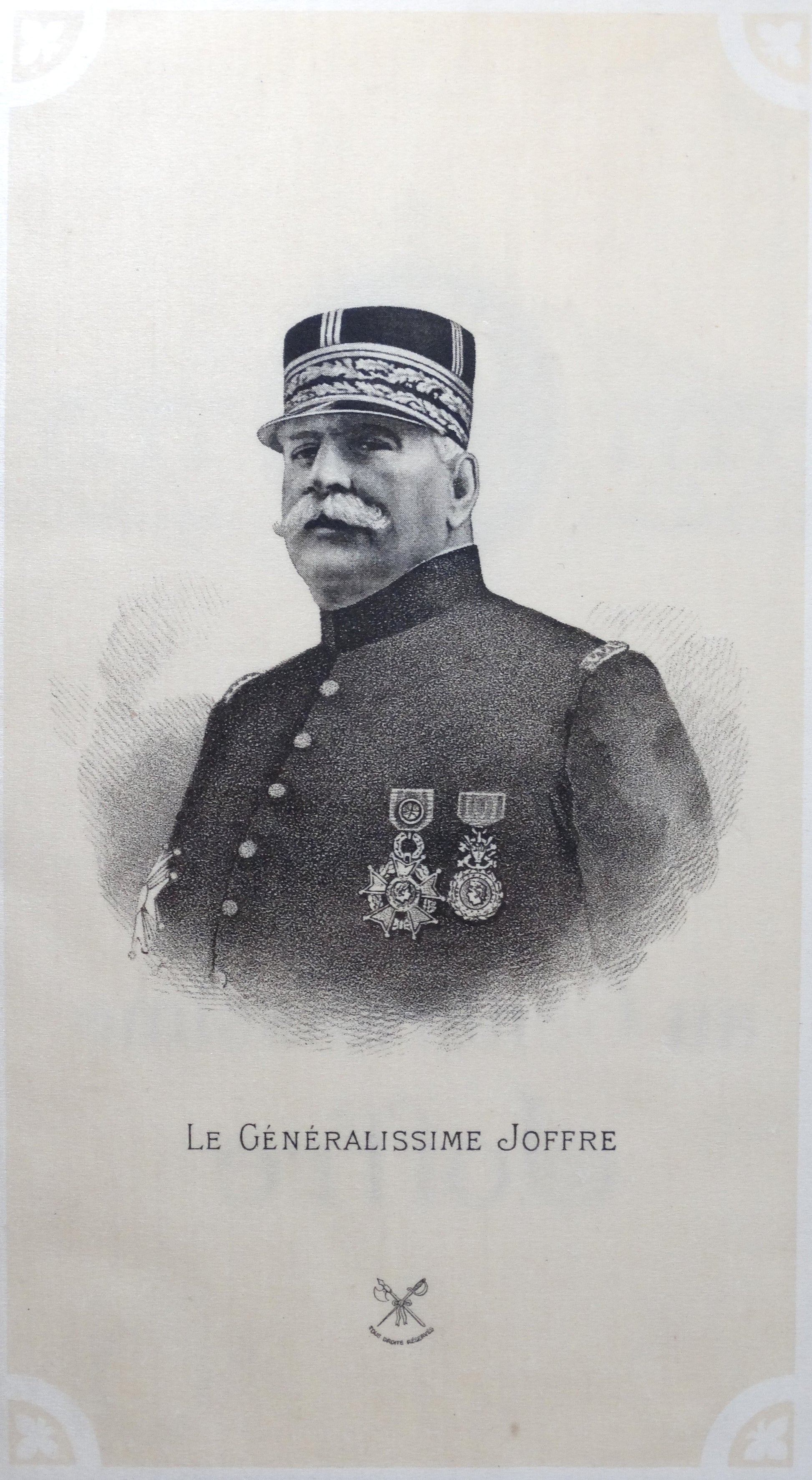 Hommage au Généralissime Joffre sur soie imprimée • Estampe commémorative ancienne. Zoom sur Joffre.