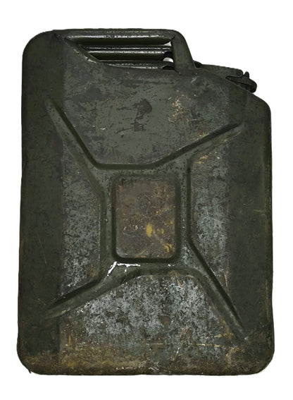 Jerrican anglais WW2 daté 1943 – Bidon militaire britannique Seconde Guerre mondiale.
Vue intégral coté droit.