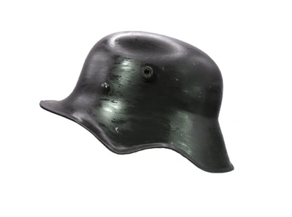 ALLEMAGNE. Réplique de casque allemand modèle 1918 à échancrure – Première Guerre mondiale coté gauche