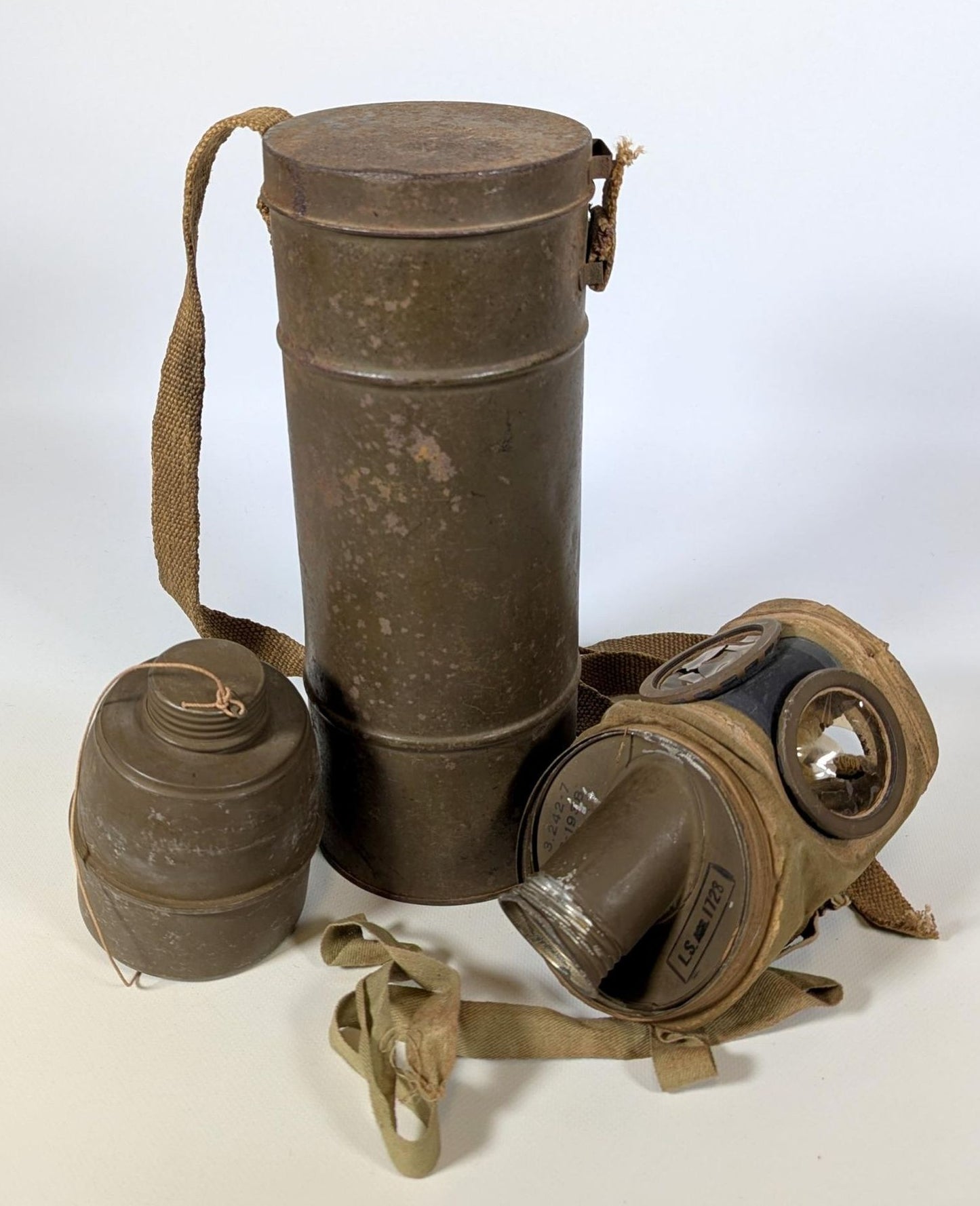 Masque à gaz Défense passive Schneider-Poelman France 1938-1940.
Vue lot intégrale artistique.
