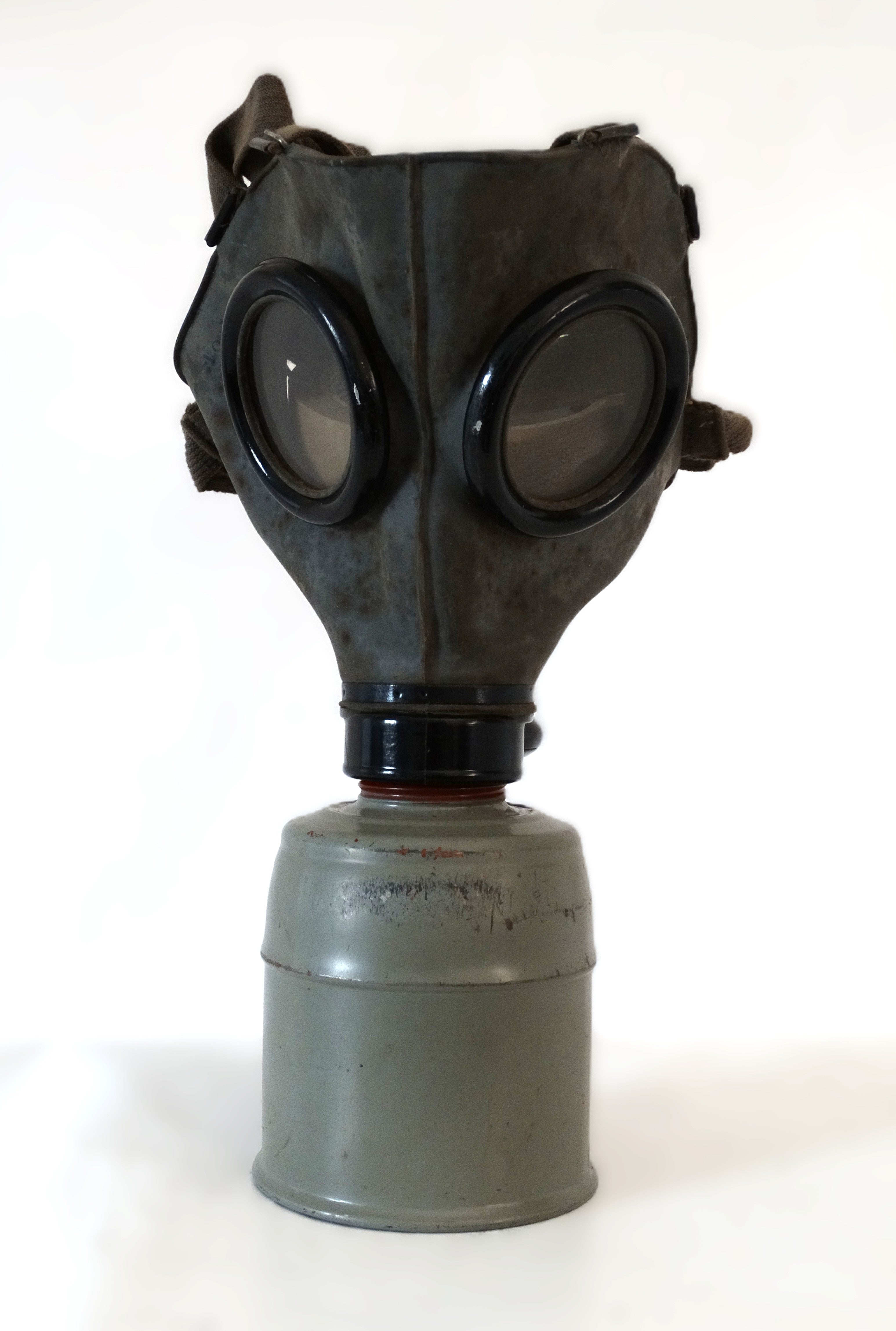 チェコ 現用CM-6M戦術ガスマスク サイズフリー 実物 チェコ。1939年製チェコ軍用ガスマスク オリジナルボックス付き – 本物