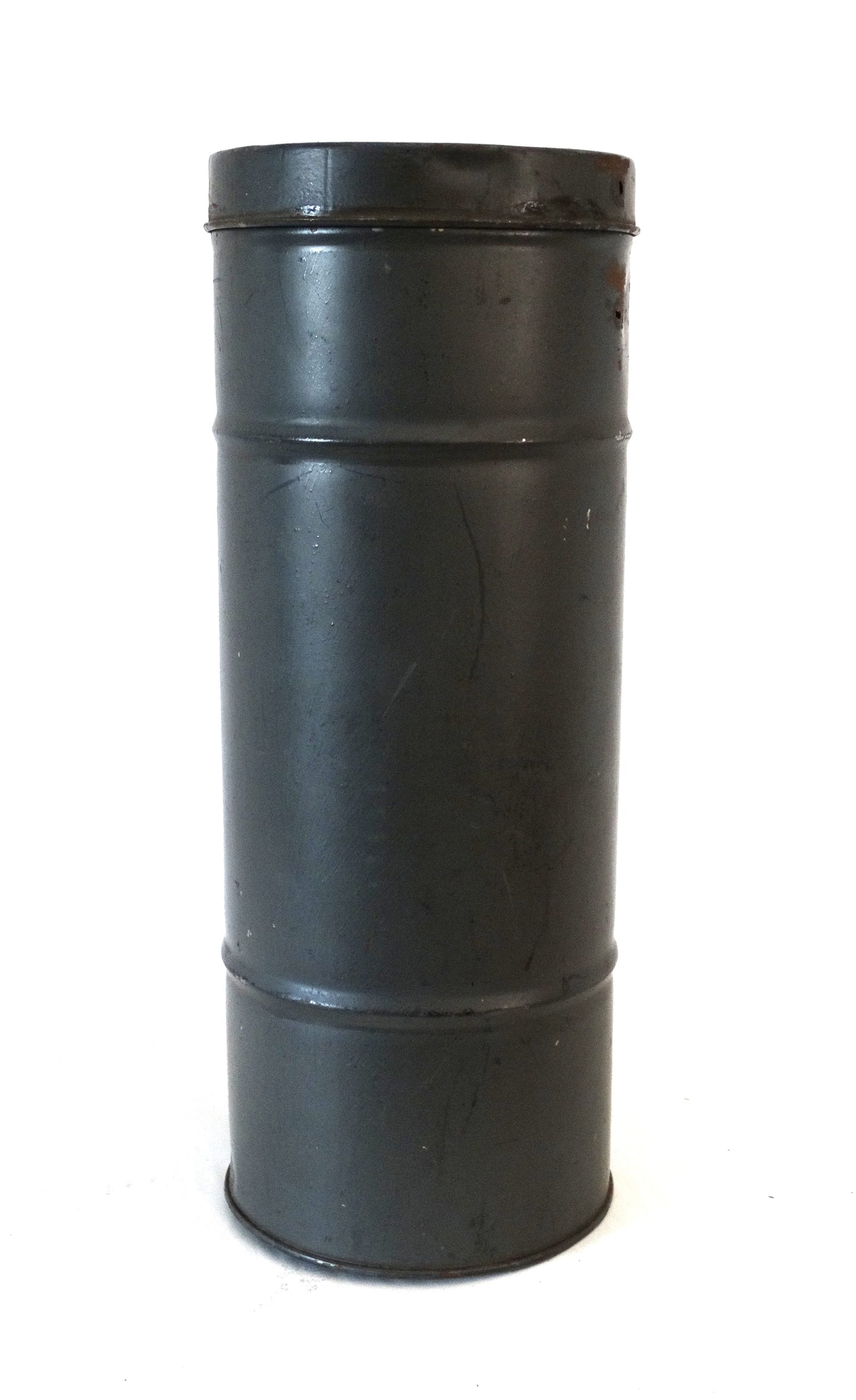 Masque à gaz tchèque 1939 – Objet militaire authentique.
Vue intégral de sa boite de transport de face.