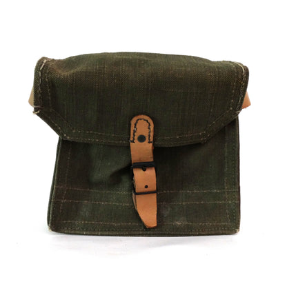 Musette Porte Chargeurs FM 24/29 avec Sangle – Original Armée Française.
Vue intégrale de face.