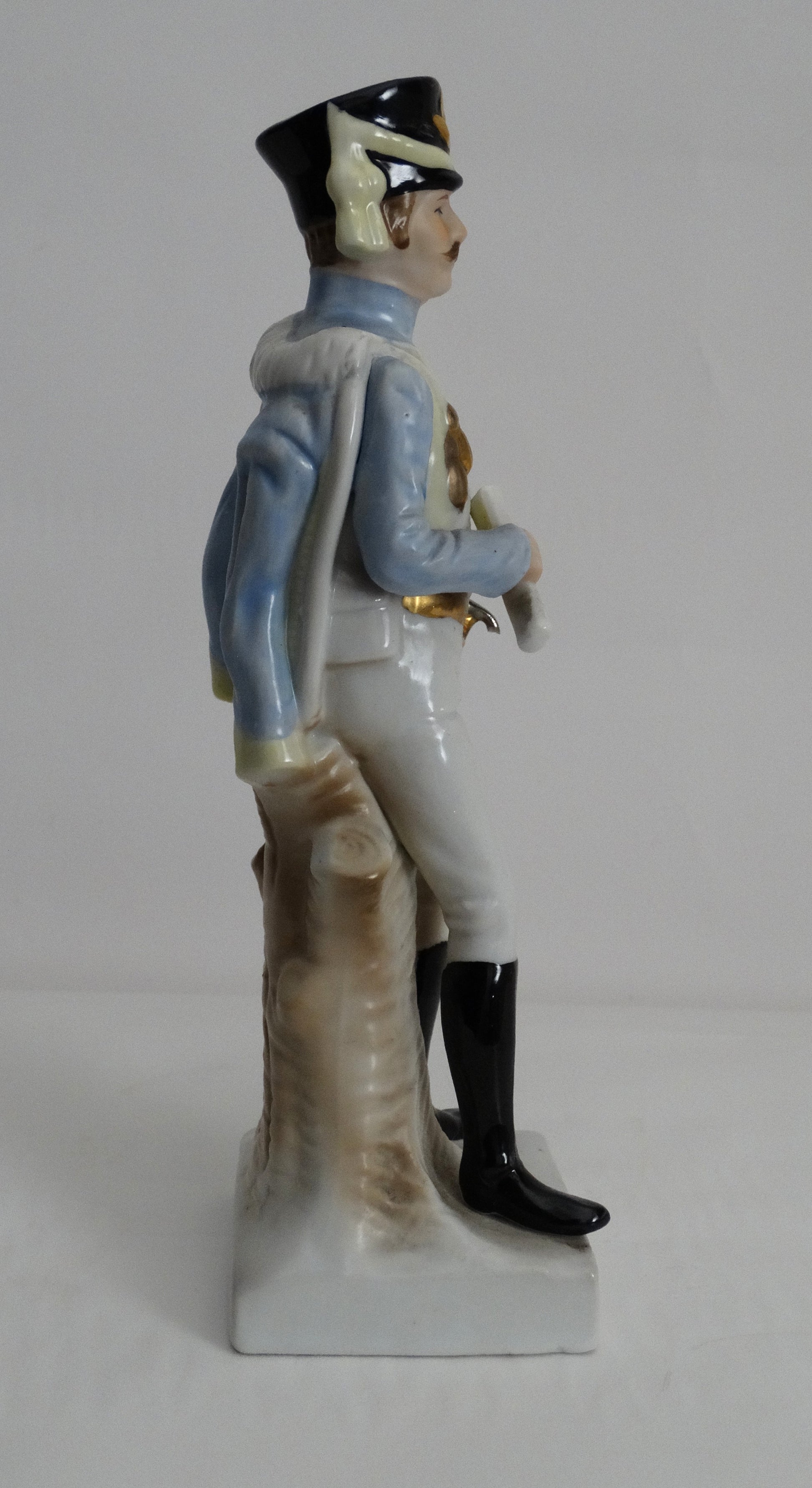 Officier des Chasseurs, vue intégrale de droite.