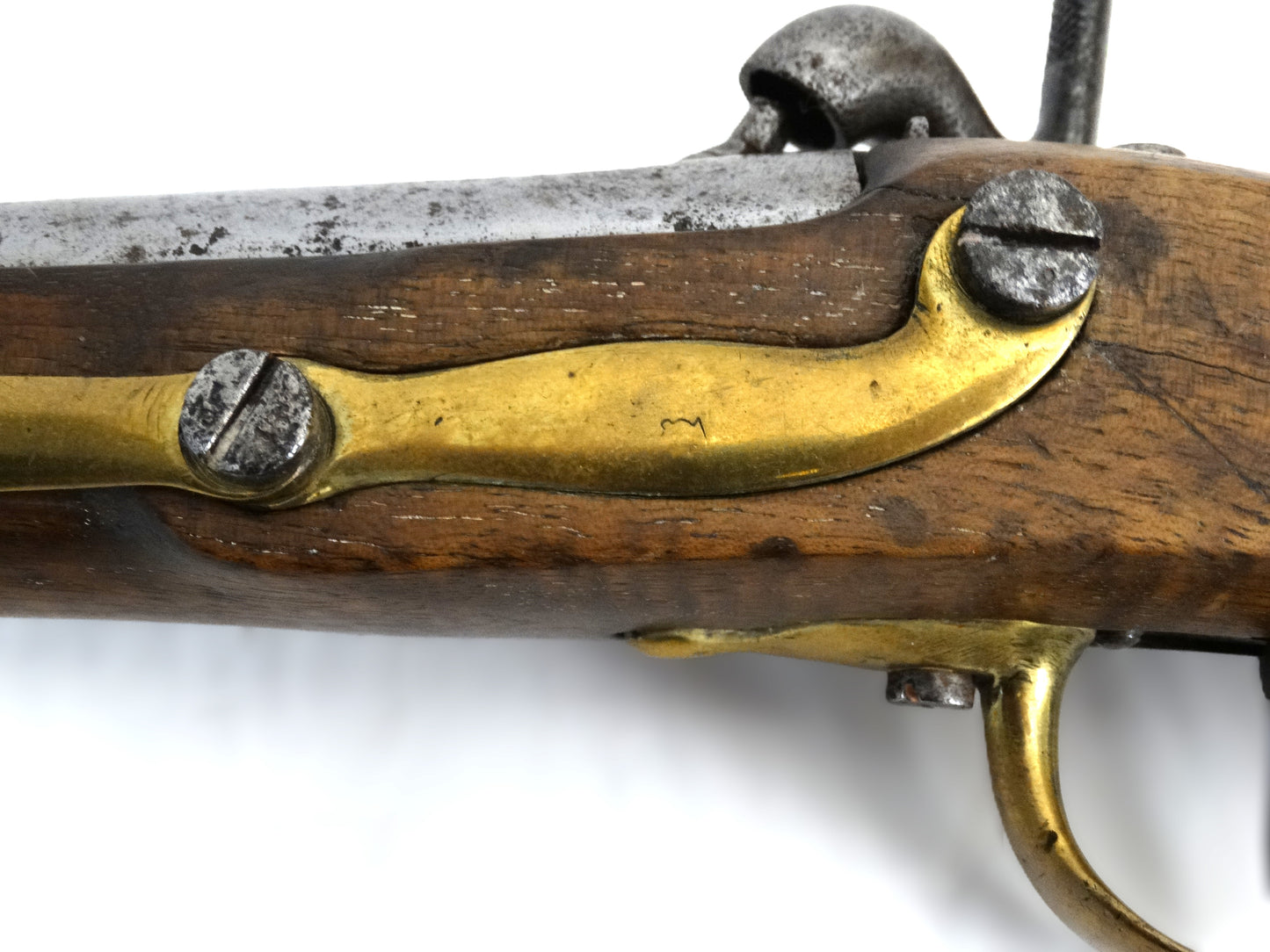 Pistolet An-XIII transformé à percussion – modèle de cavalerie français.
Vue fixation platine coté gauche.