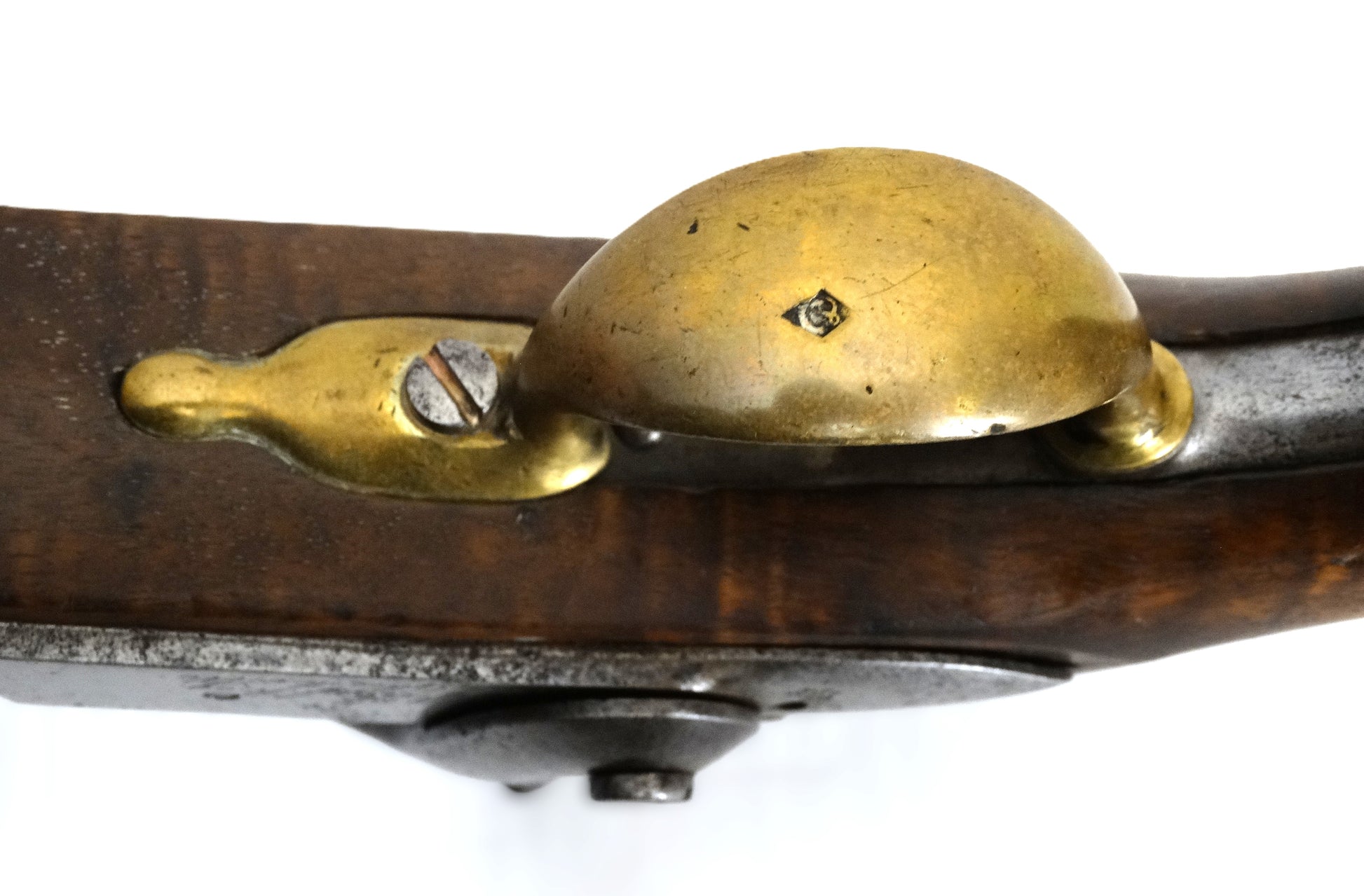 Pistolet An-XIII transformé à percussion – modèle de cavalerie français.
Vue sous pontet et poinçon.