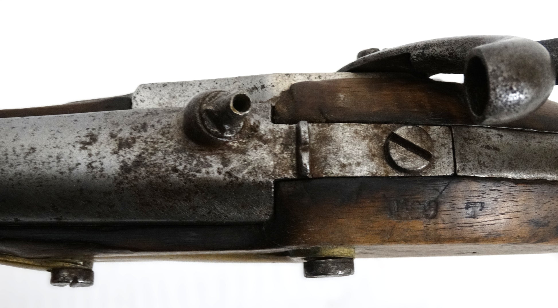 Pistolet An-XIII transformé à percussion – modèle de cavalerie français.
Vue du dessus, zoom sur cheminée.