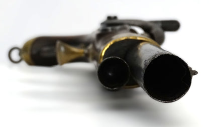 Pistolet An-XIII transformé à percussion – modèle de cavalerie français.
Vue de face avec intérieur du canon.