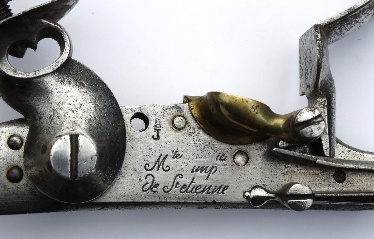 Pistolet An XIII Saint-Étienne 1811 | Pistolet réglementaire Premier Empire.
Zoom sur platine nue face A