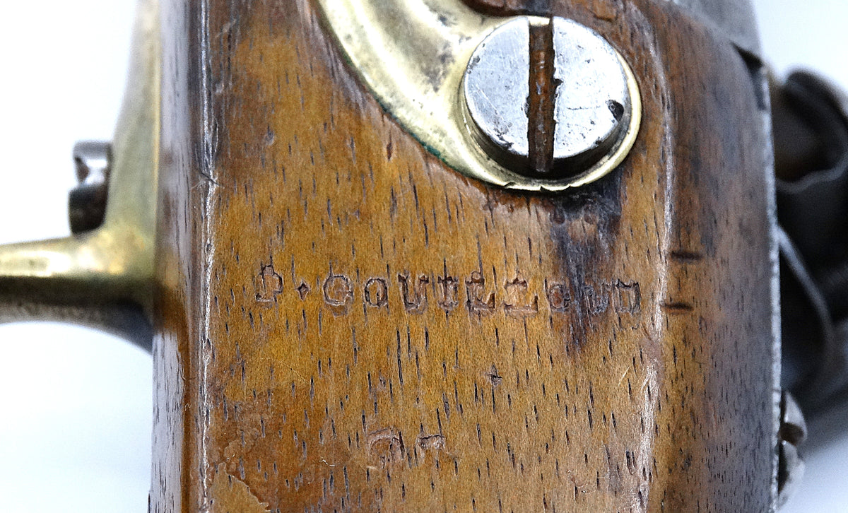 Pistolet An XIII Saint-Étienne 1811 | Pistolet réglementaire Premier Empire.
Zoom sur marquage bois