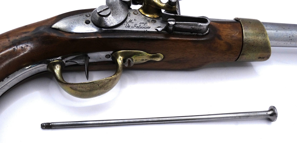 Pistolet An XIII Saint-Étienne 1811 | Pistolet réglementaire Premier Empire.
Vue intégrale baguette