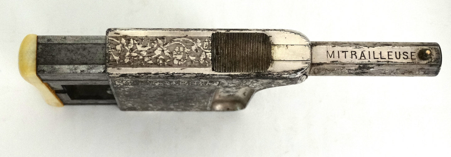 FRANCE. Luxury submachine gun with original cigar case.