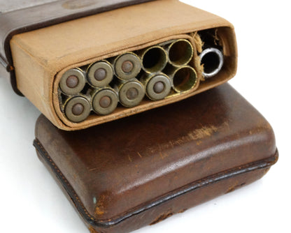 FRANCE. Luxury submachine gun with original cigar case.