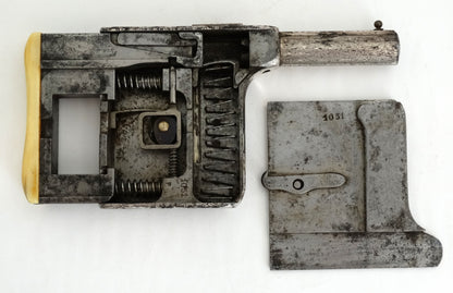 FRANCE. Luxury submachine gun with original cigar case.