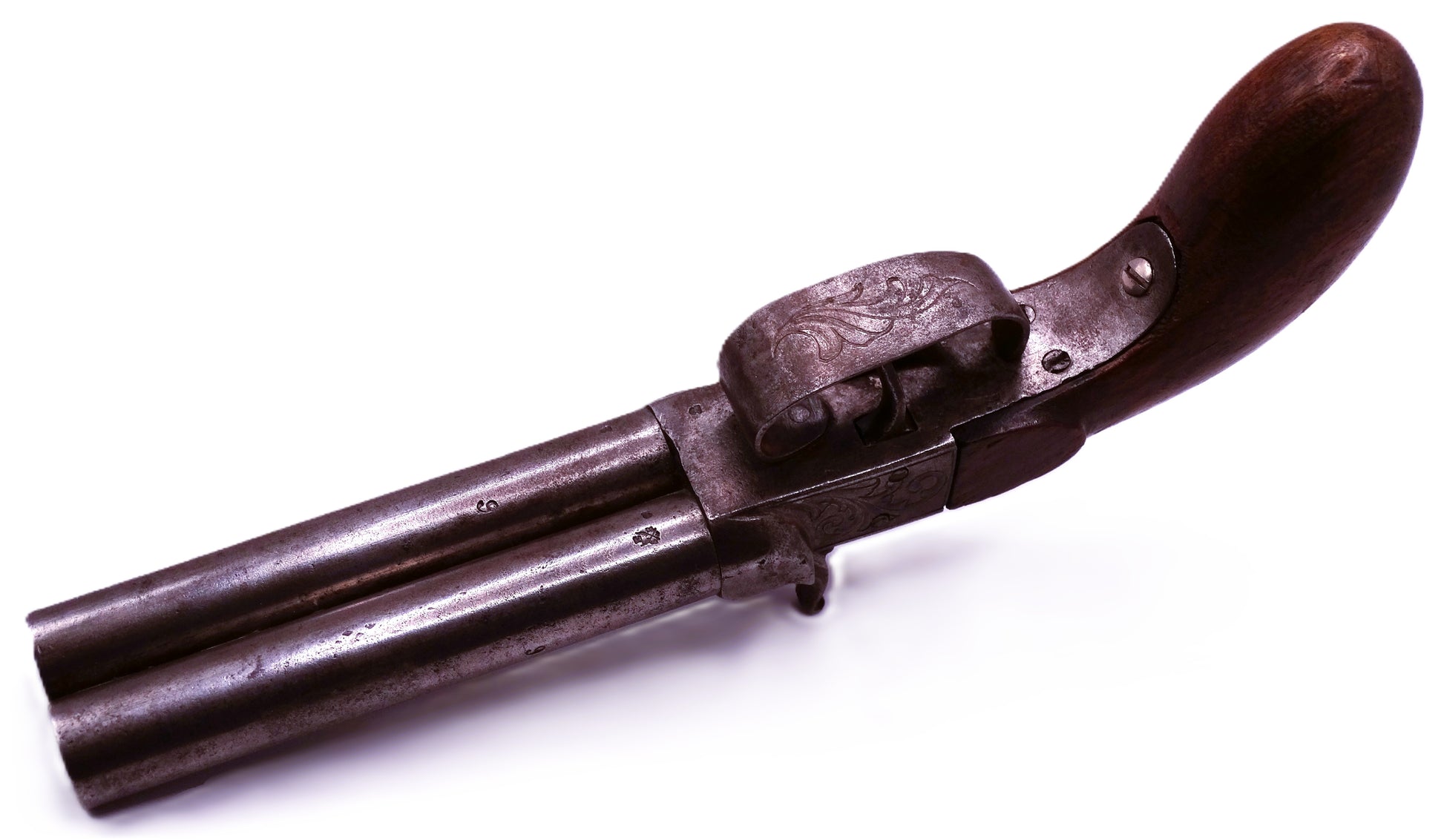 Pistolet coup de poing à percussion double-canon (~ 1860) • Arme de collection. Vue intégral du dessous avec pionçons.