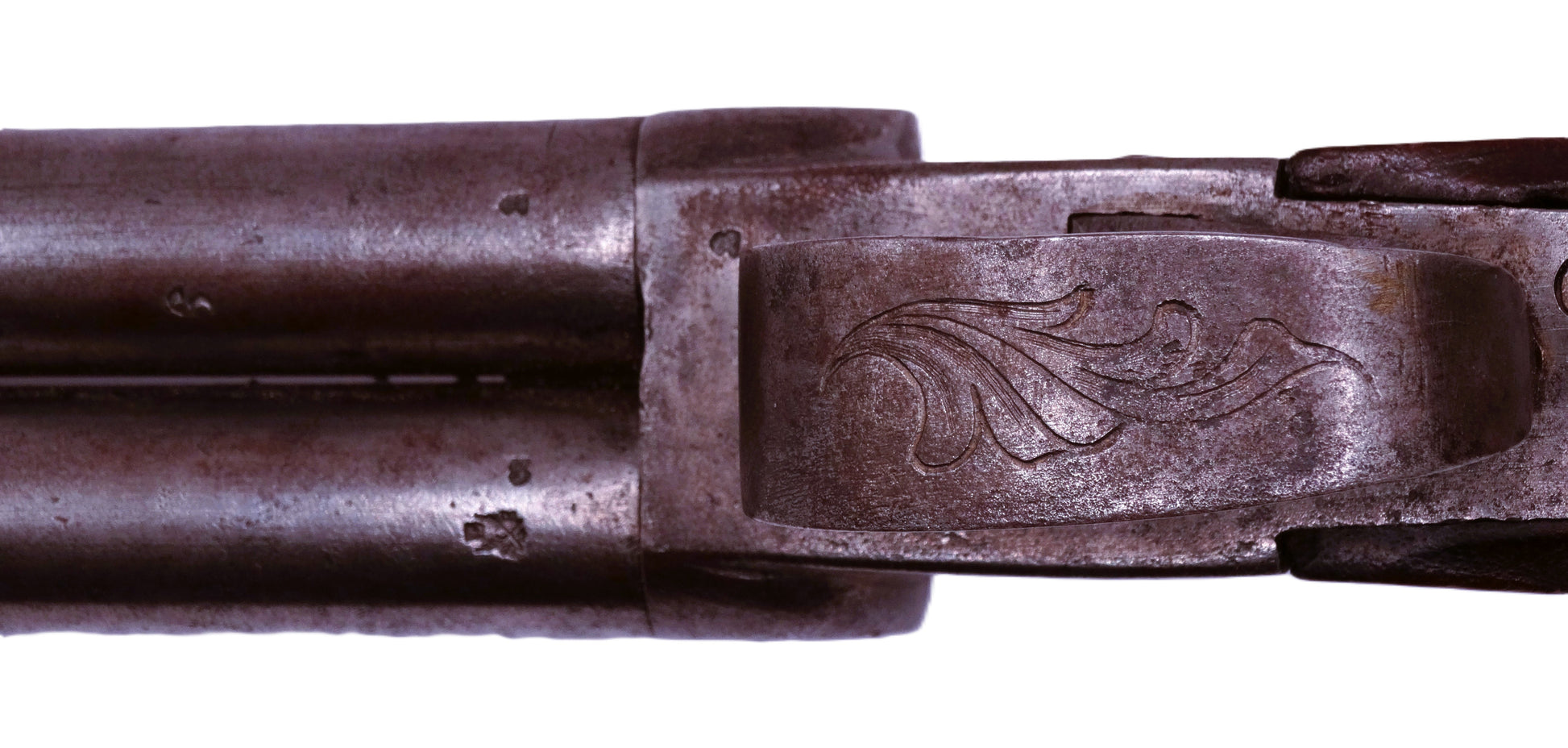 Pistolet coup de poing à percussion double-canon (~ 1860) • Arme de collection. Zoom sur pontet et poinçons.