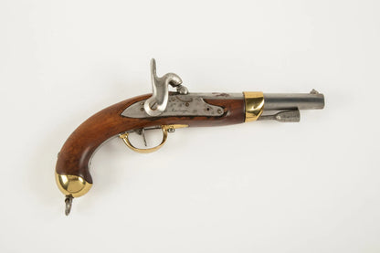 Pistolet de cavalerie Modèle 1816 T bis daté 1821  Transformation réglementaire 1861.
Vue intégrale face A brut