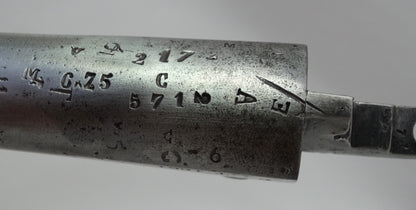 Pistolet de cavalerie Modèle 1816 T bis daté 1821  Transformation réglementaire 1861.
Zoom sur marquage canon face C