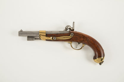 Pistolet de cavalerie Modèle 1816 T bis daté 1821  Transformation réglementaire 1861.
Vue intégrale face B
