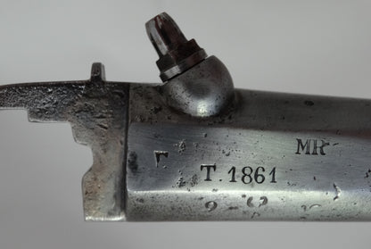 Pistolet de cavalerie Modèle 1816 T bis daté 1821  Transformation réglementaire 1861.
Zoom sur marquage canon face A