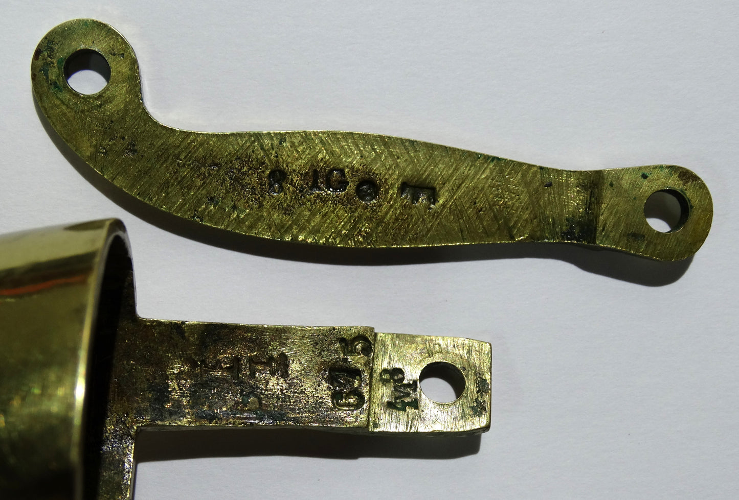 Pistolet de cavalerie Modèle 1816 T bis daté 1821  Transformation réglementaire 1861.
Zoom sur marquage intérieur laiton