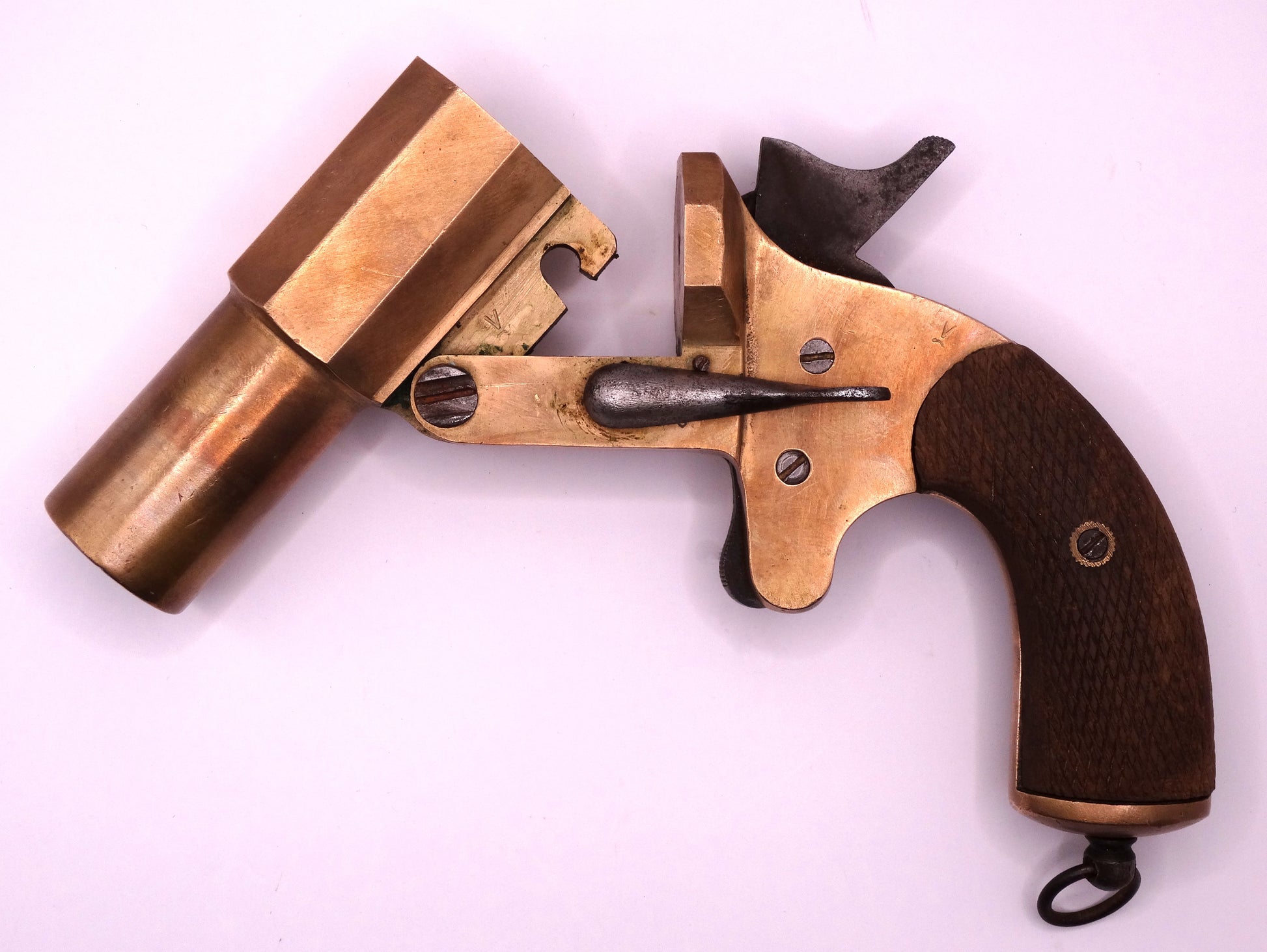 Pistolet lance-fusée Chobert 1917 | GG & Cie Saint-Étienne.
Vue intégrale face A ouvert