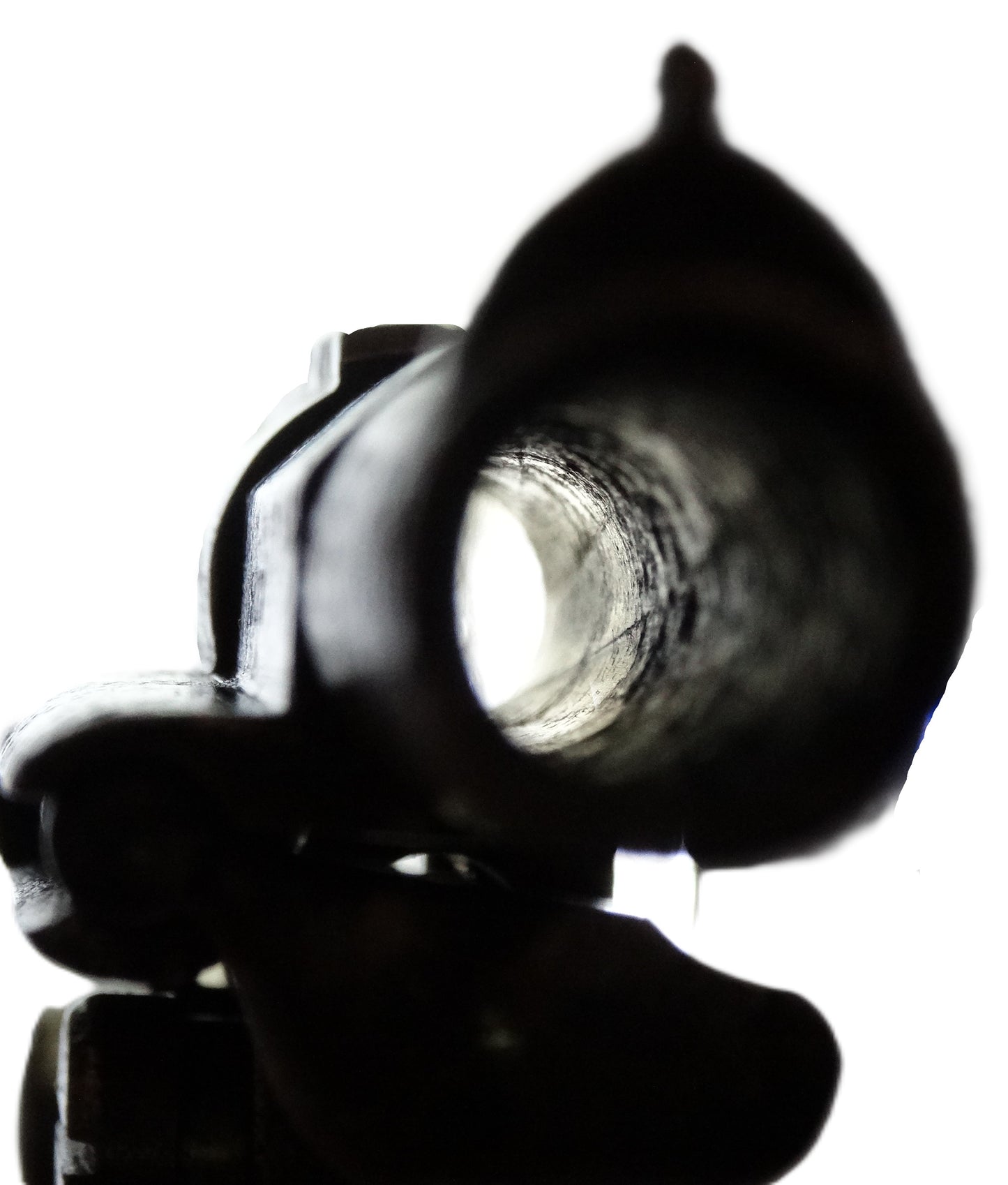 Pistolet réglementaire Chamelot-Delvigne Modèle 1873 – daté 1878 • Arme de collection. Vue intérieur canon et reste de rayure.