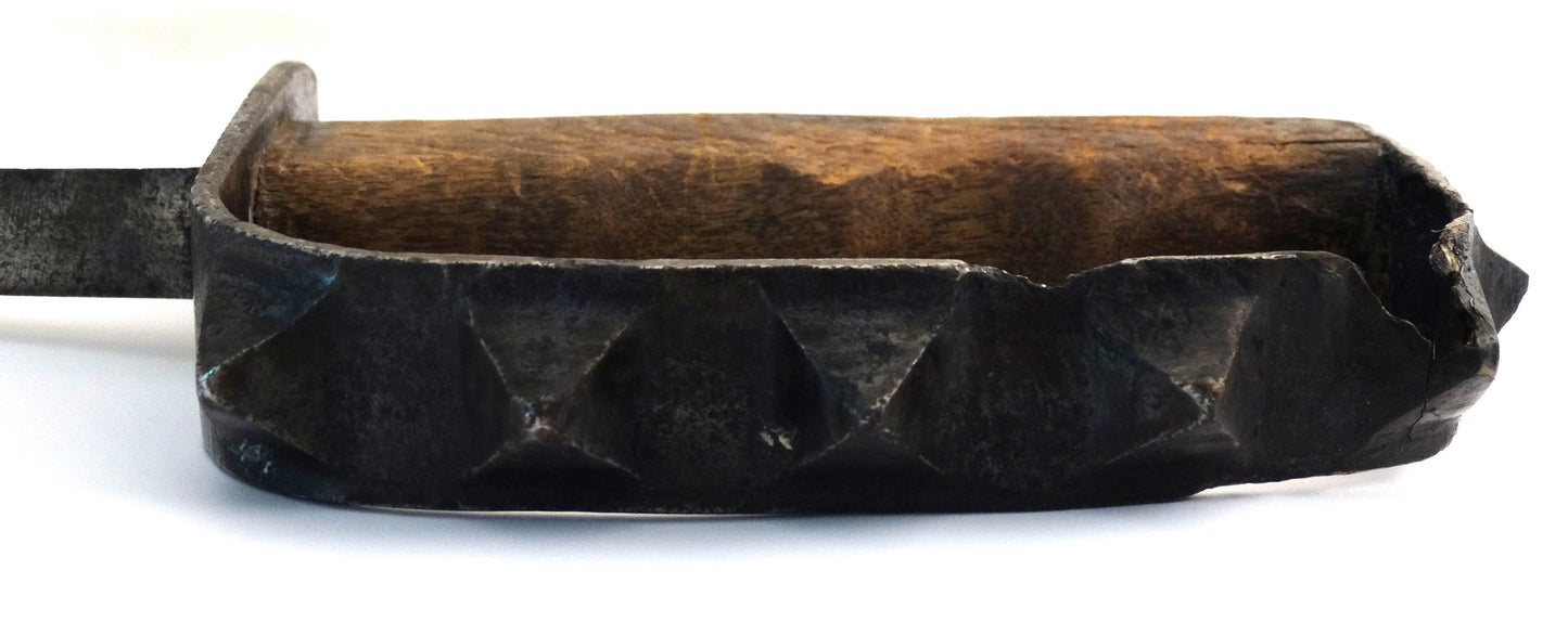 Poignard de tranchée américain M1917. Poing américain vue de face.