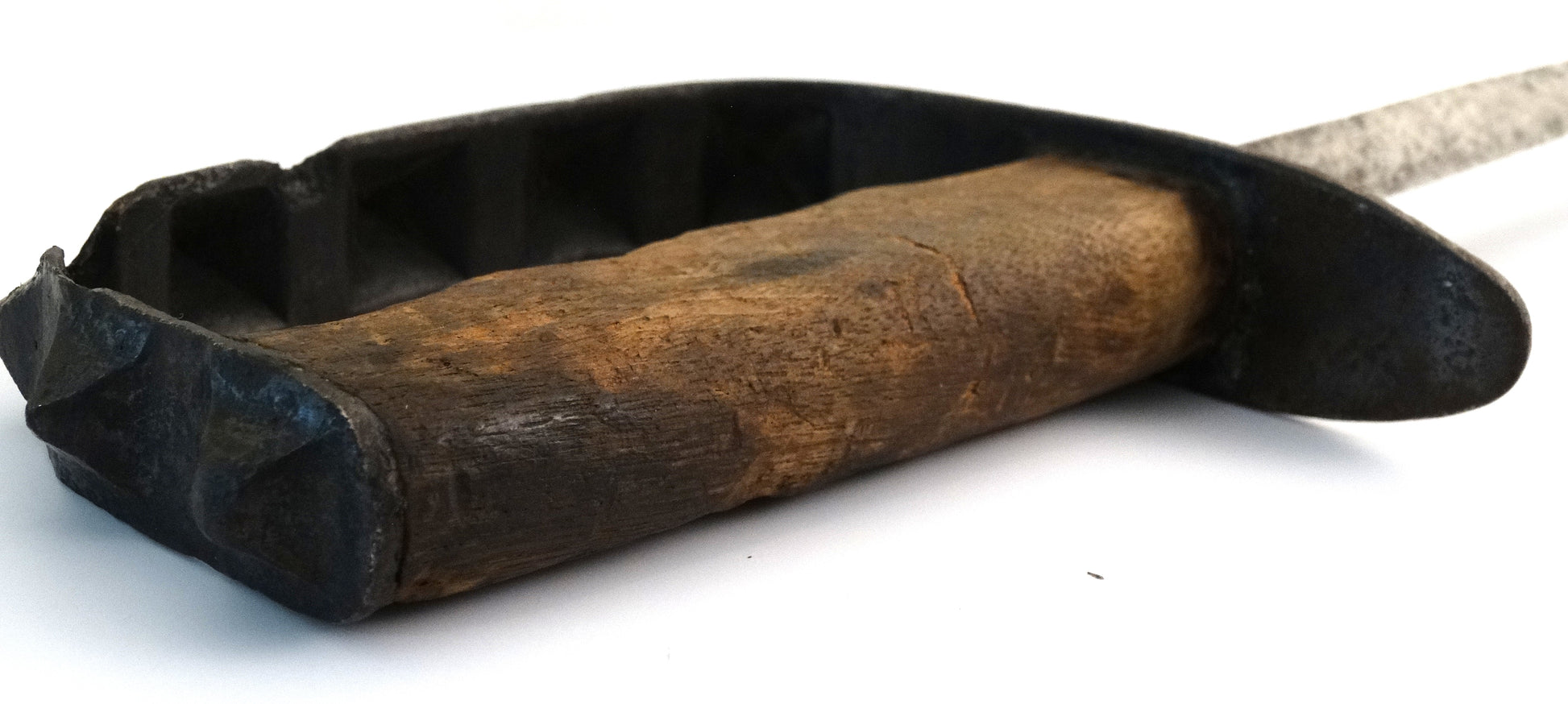 Poignard de tranchée américain M1917.
Zoom sur poignée.