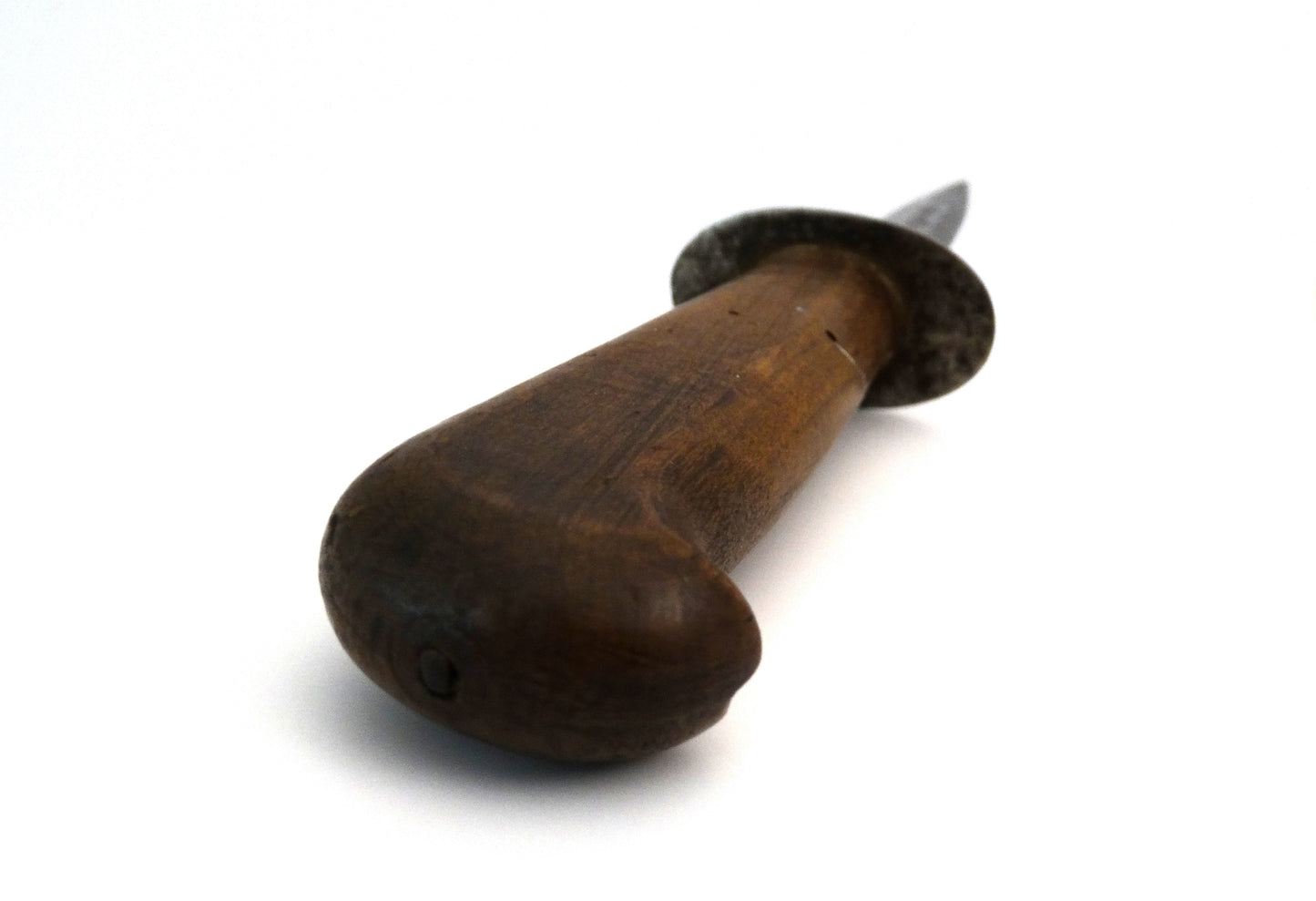 FRANCE. Poignard de tranchée français – Première Guerre mondiale (WWI).  Zoom sur manche bois.