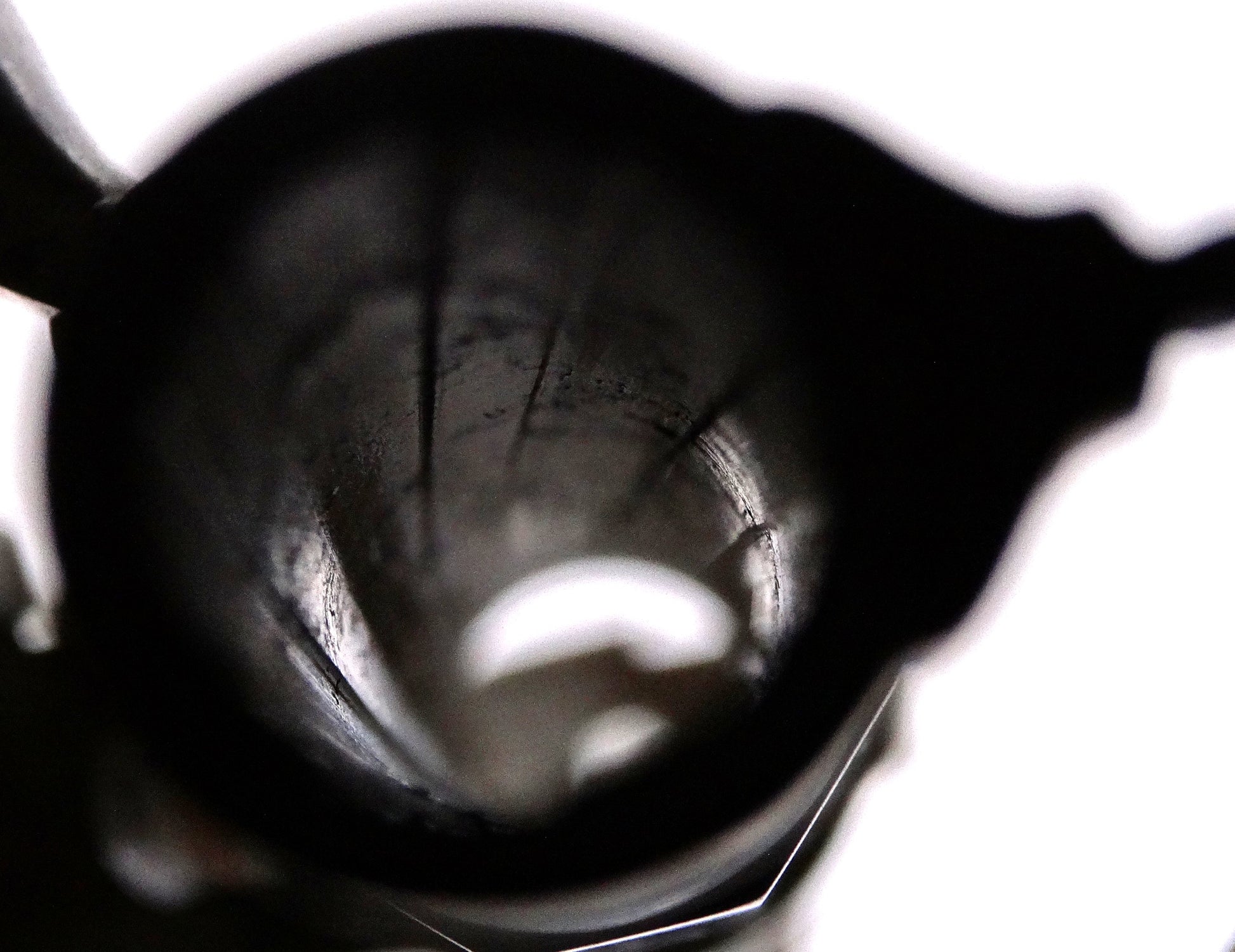 Revolver Chamelot-Delvigne modèle 1874 civil - calibre 11 mm73 - Arme ancienne.
Vue intérieur canon et belles rayures. 1