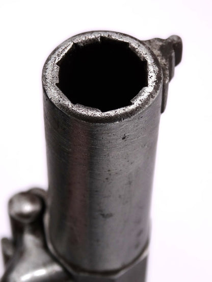 Revolver Chamelot-Delvigne modèle 1874 civil - calibre 11 mm73 - Arme ancienne.
Zoom sur sortie de canon et rayures.
