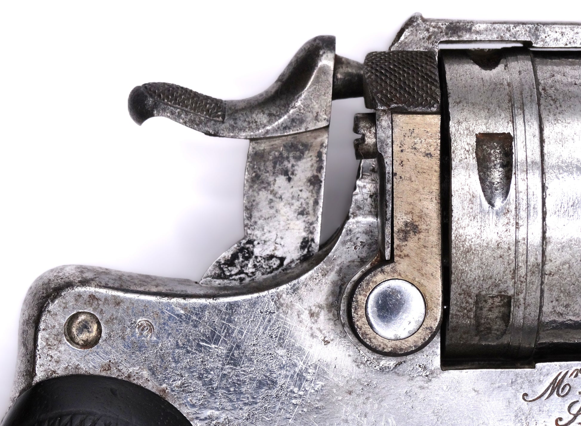 Revolver d’ordonnance modèle 1873 Chamelot-Delvigne – Calibre d’origine 11 mm 73.
Vue sur poinçons droit.