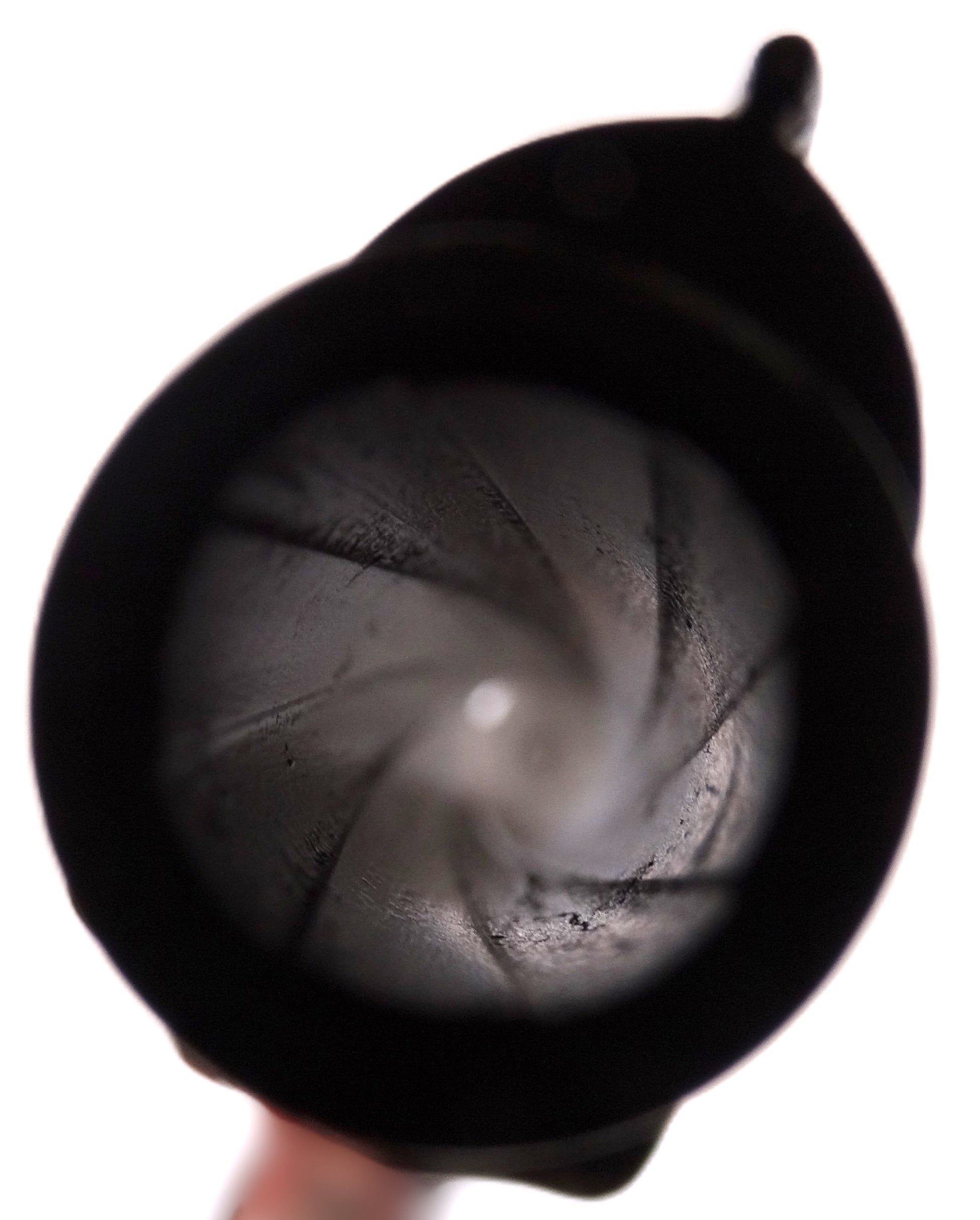 Revolver d’ordonnance modèle 1873 Chamelot-Delvigne – Calibre d’origine 11 mm 73.
Vue intérieur du canon, belles rayures. 2