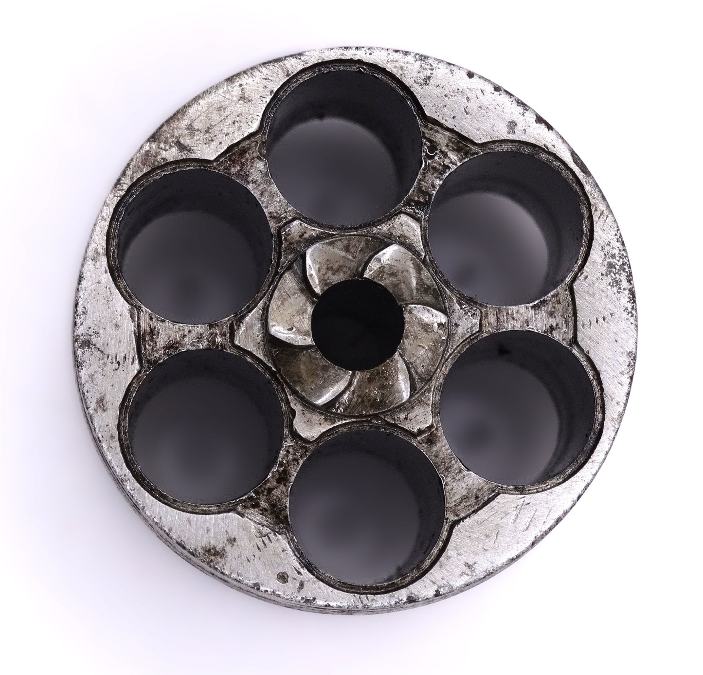 Revolver d’ordonnance modèle 1873 Chamelot-Delvigne – Calibre d’origine 11 mm 73.
Zoom sur barillet et chambres coté rocher.