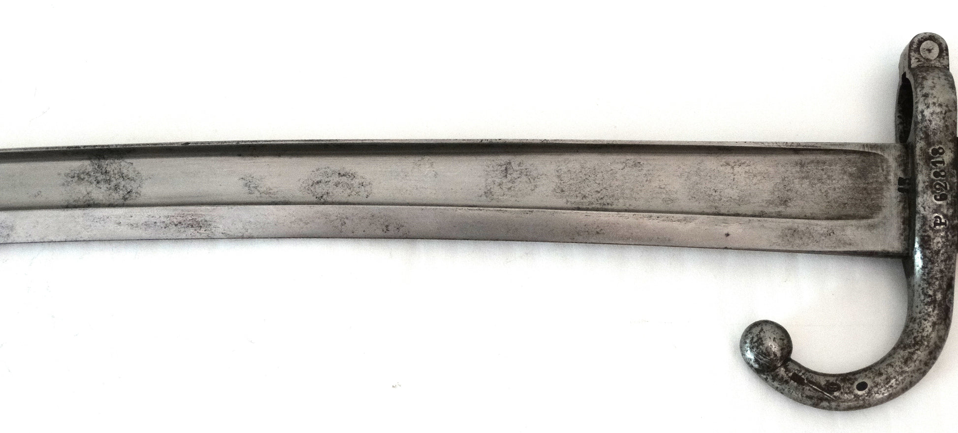 Sabre-baïonnette Chassepot Modèle 1866 – St-Étienne 1873.
Zoom sur lame coté gauche.
