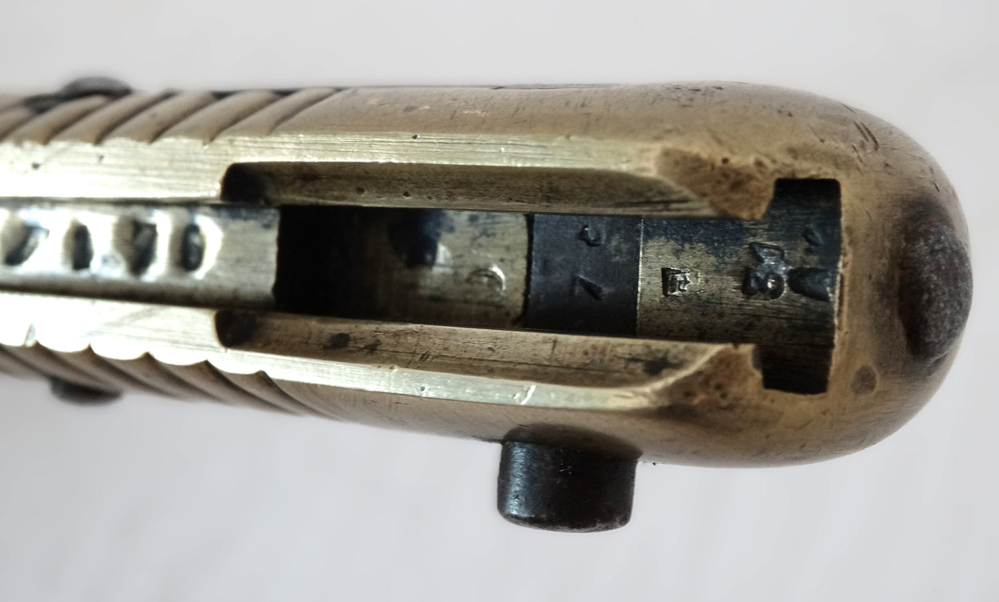 Sabre-baïonnette Chassepot Modèle 1866 – St-Étienne 1873.
Zoom sur rainure et marquage manche. 2