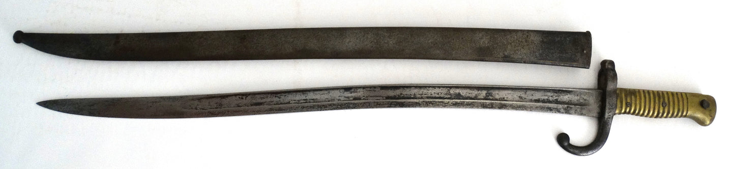 Sabre-baïonnette Modèle 1866 Chassepot – Marquage régimentaire allemand – Avec fourreau. Vue intégrale face B