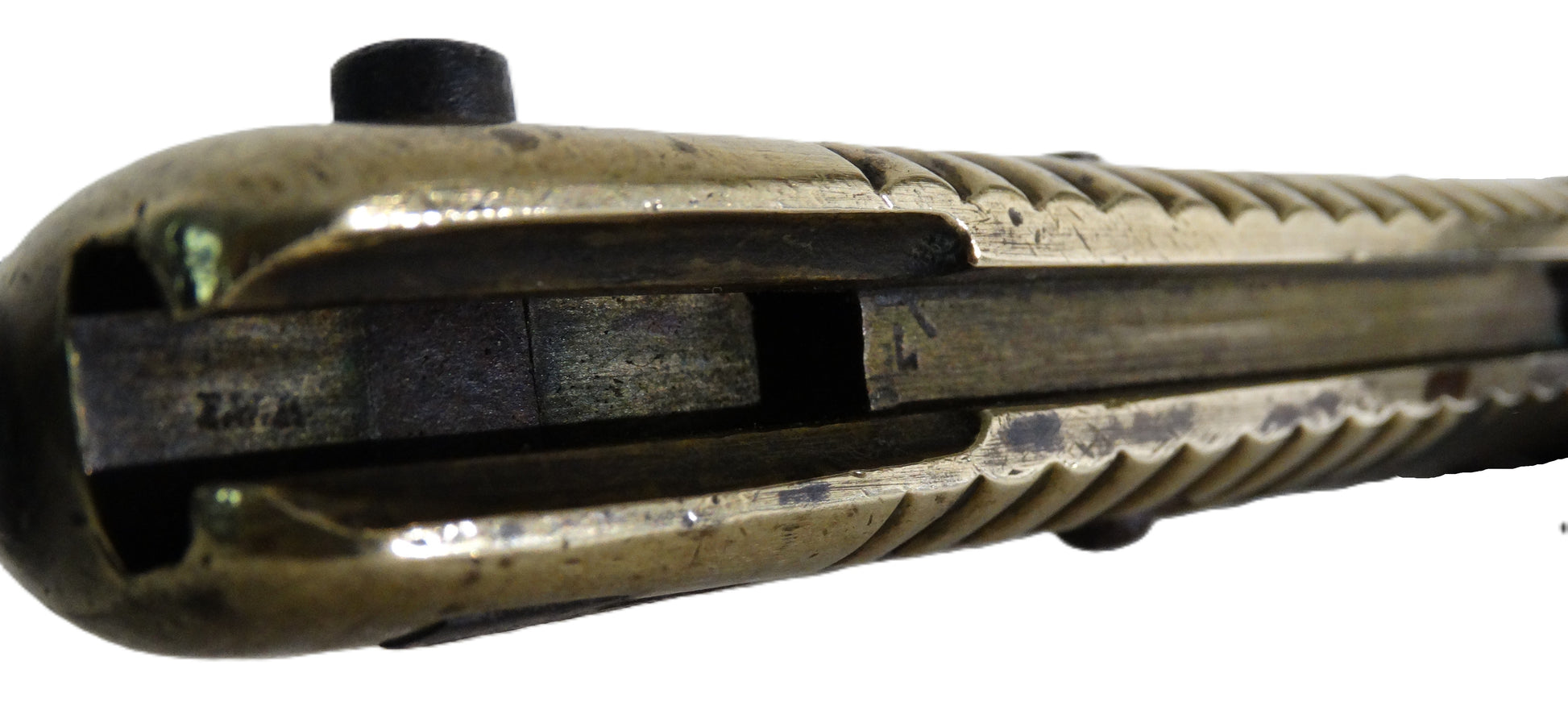 Sabre-baïonnette Chassepot modèle 1866 – Manufacture de Mutzig, 1868. Zoom sur rail de poignée et marquage.