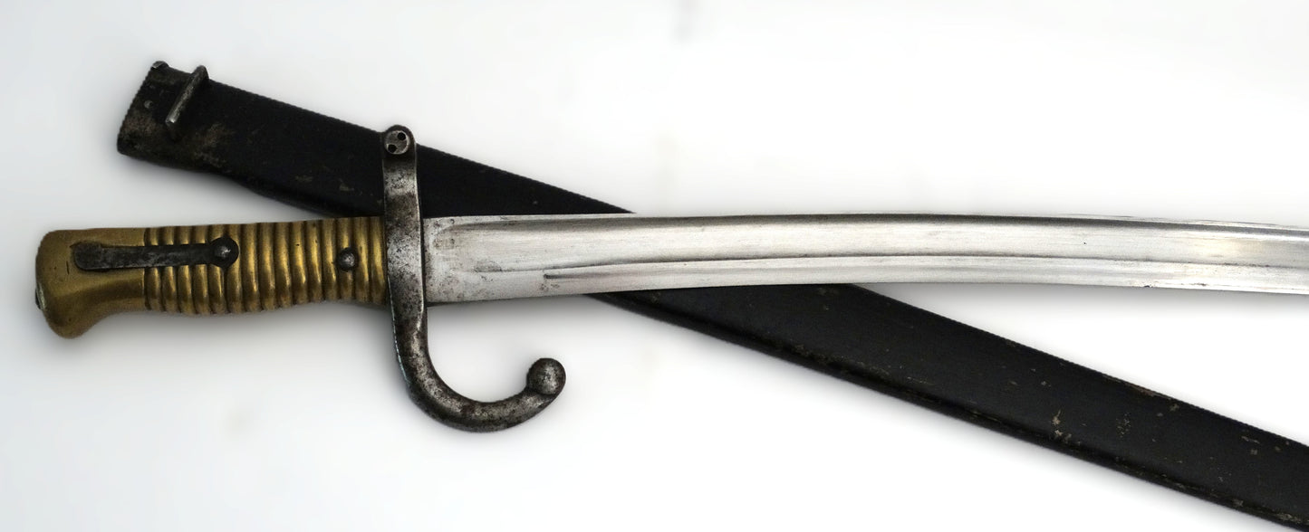 Sabre‑baïonnette pour fusil Remington Rolling Block – Défense Nationale. Vue artistique coté droit.