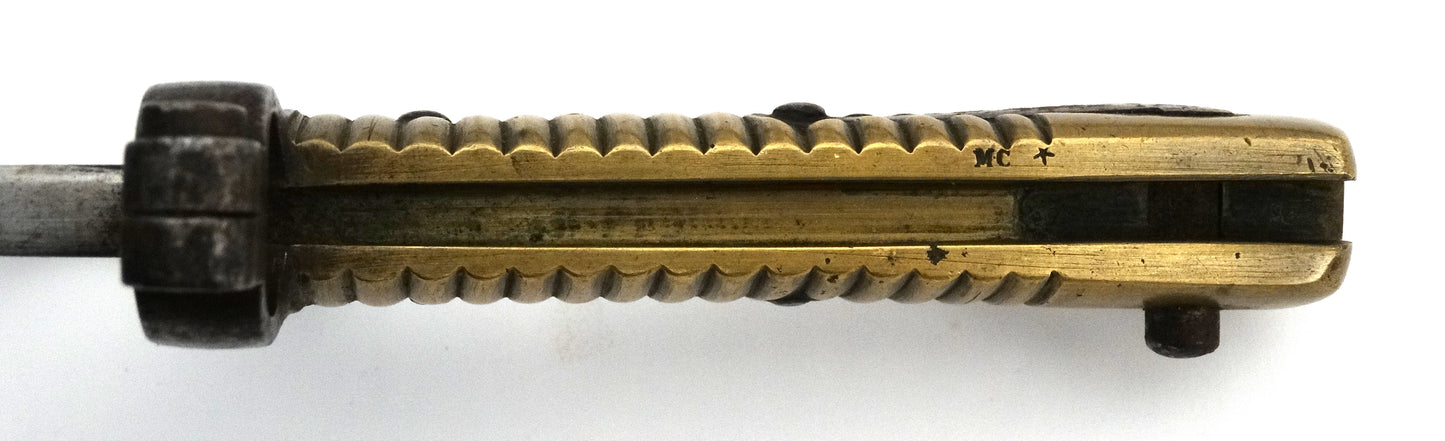 Sabre‑baïonnette pour fusil Remington Rolling Block – Défense Nationale. Zoom sur rail de fixation du manche et poinçons. 
