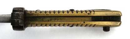 Sabre‑baïonnette pour fusil Remington Rolling Block – Défense Nationale. Zoom sur rail de fixation du manche et poinçons. 